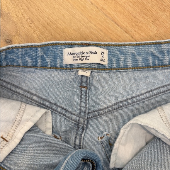 Abercrombie curve love 90s straight leg high-rise jeans worn 2x light color 27L - Picture 6 of 8